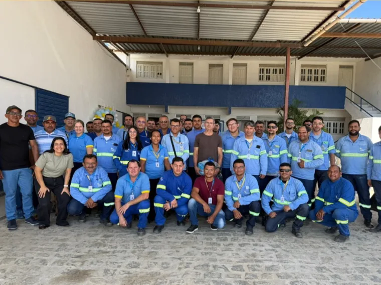 Registro institucional com profissionais da F7 Engenharia